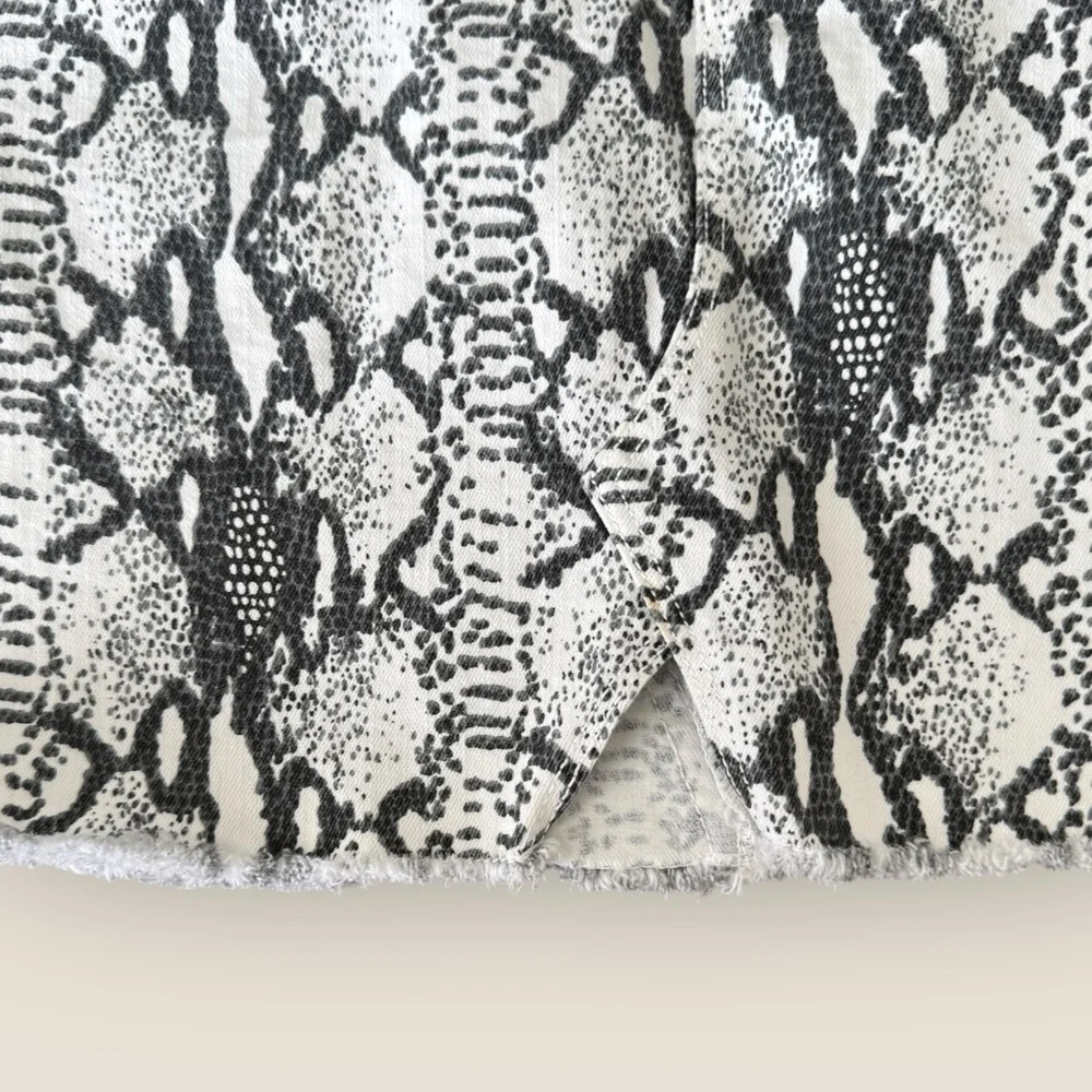 FRAME | Snake Print Mini Skirt | Size 26
